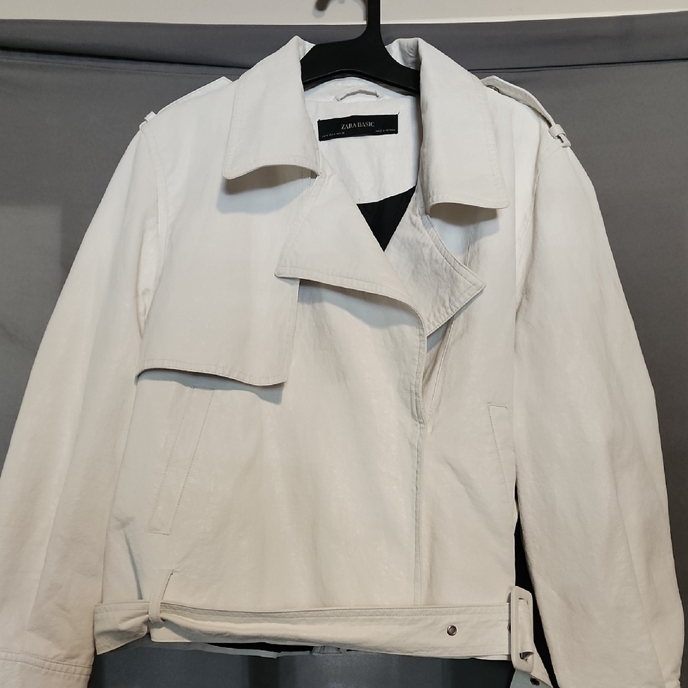 Zara Women's White Faux Leather Motorcycle Jacket
